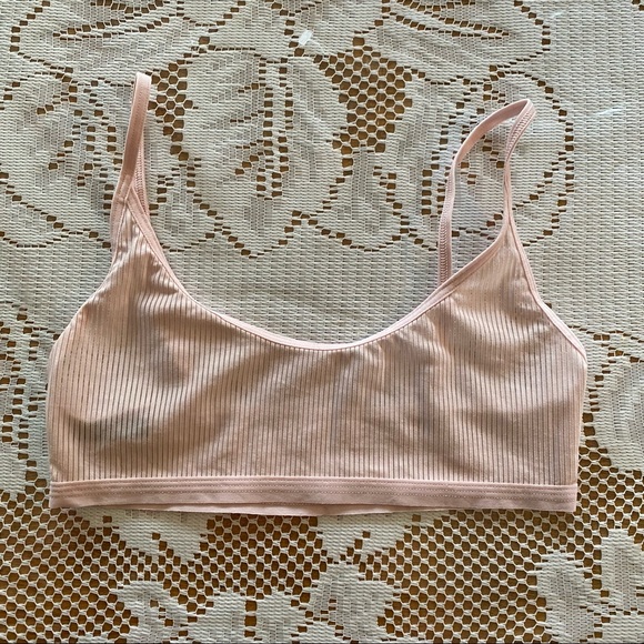 Summersalt • The Feel Free Adjustable Bralette in Quartz - Picture 2 of 8